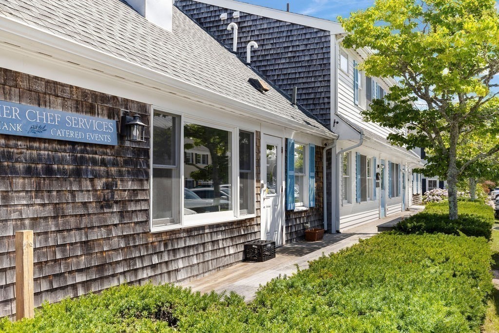 258 Edgartown-vineyard Haven Rd Property Photo 21
