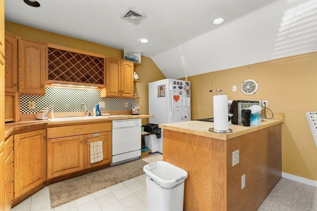 258 Edgartown-vineyard Haven Rd Property Photo 33
