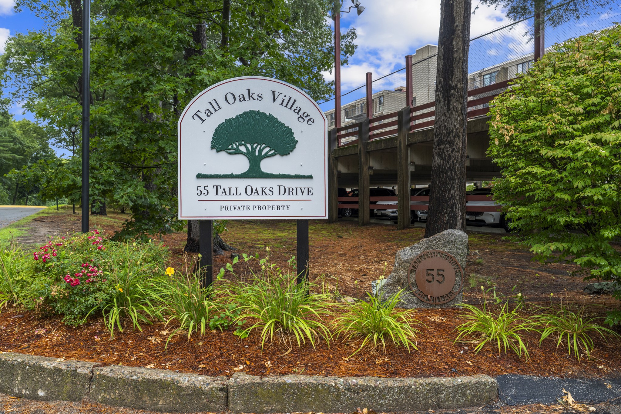 55 Tall Oaks Drive # 705 Property Photo 1