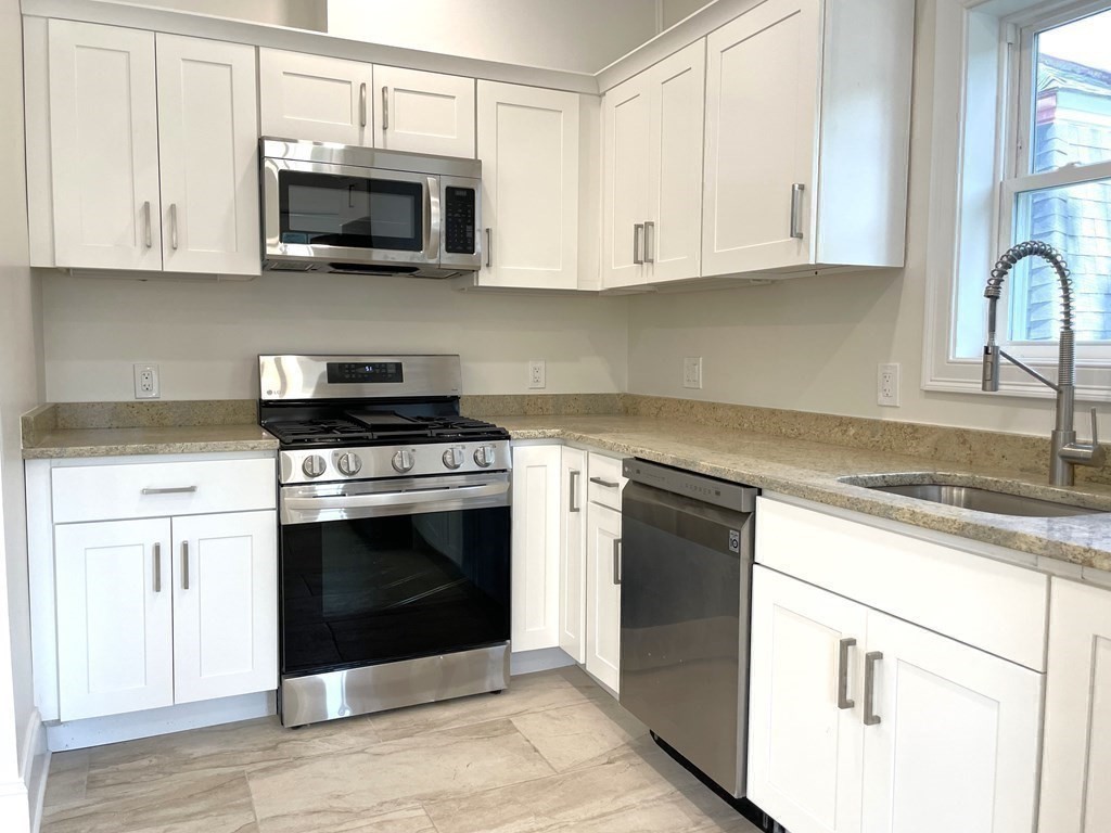 14 Weld Ave # 2 Property Photo 6
