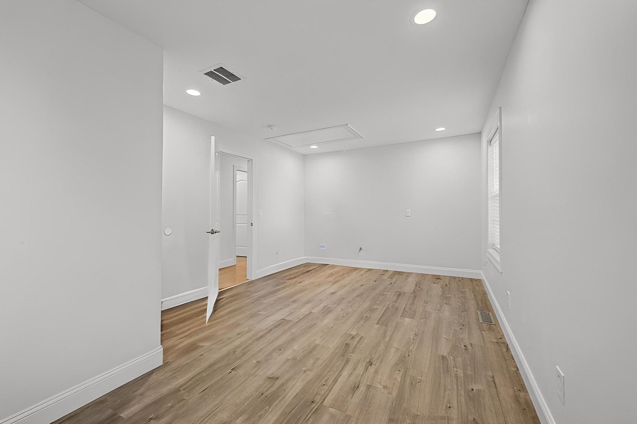 657 Silver St Property Photo 30