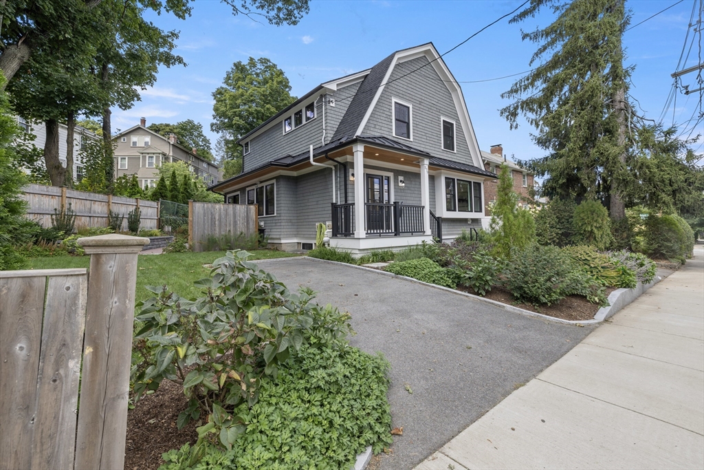 579 Centre St Property Photo 1