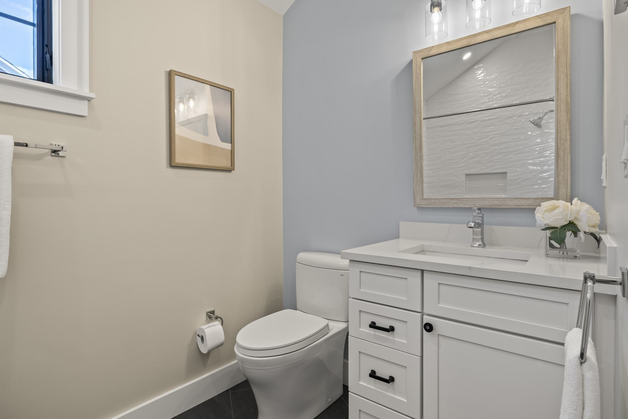 579 Centre St Property Photo 28