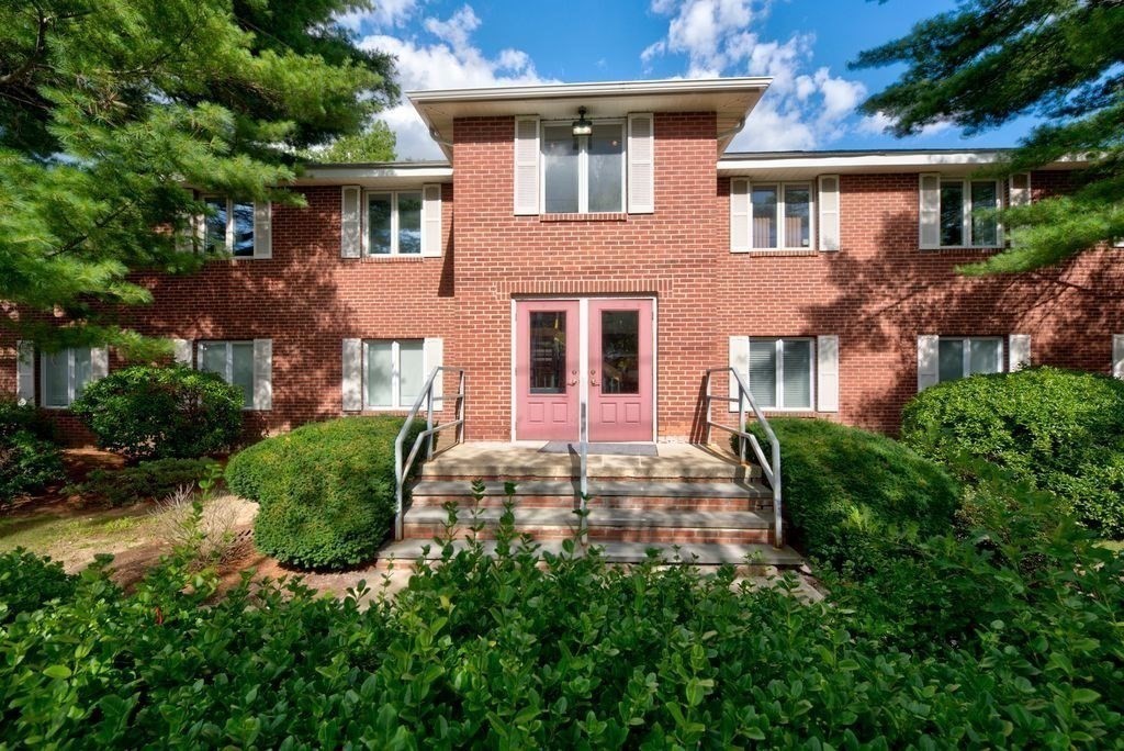 400 West Street Suite 1 Property Photo 3