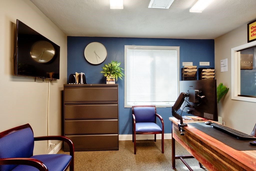400 West Street Suite 1 Property Photo 6