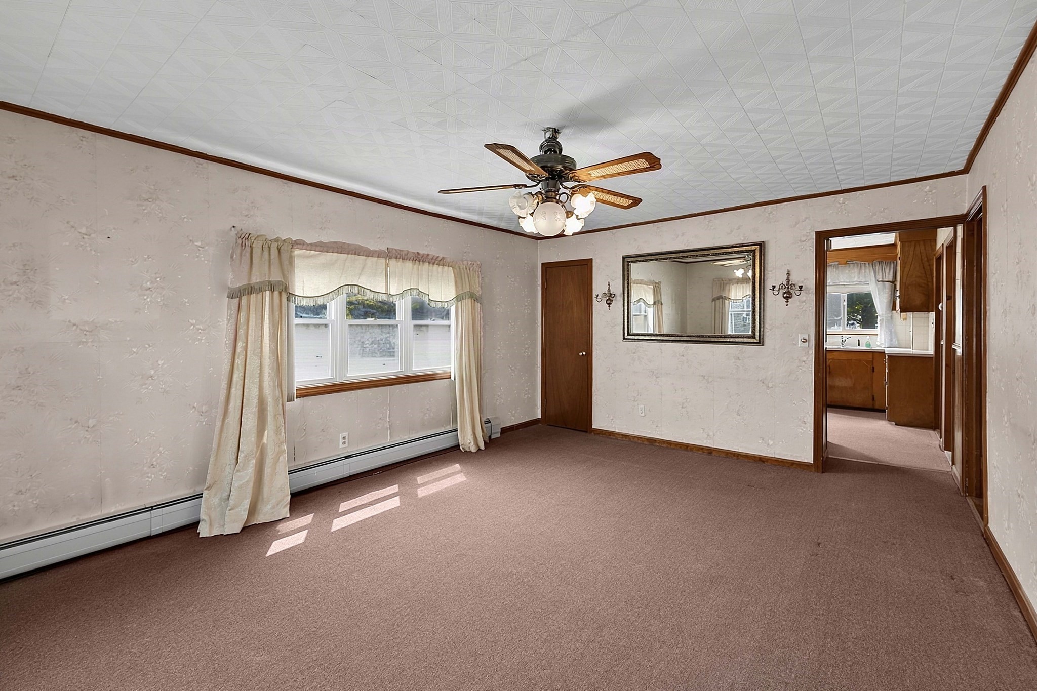 157 Denver Street Property Photo 4