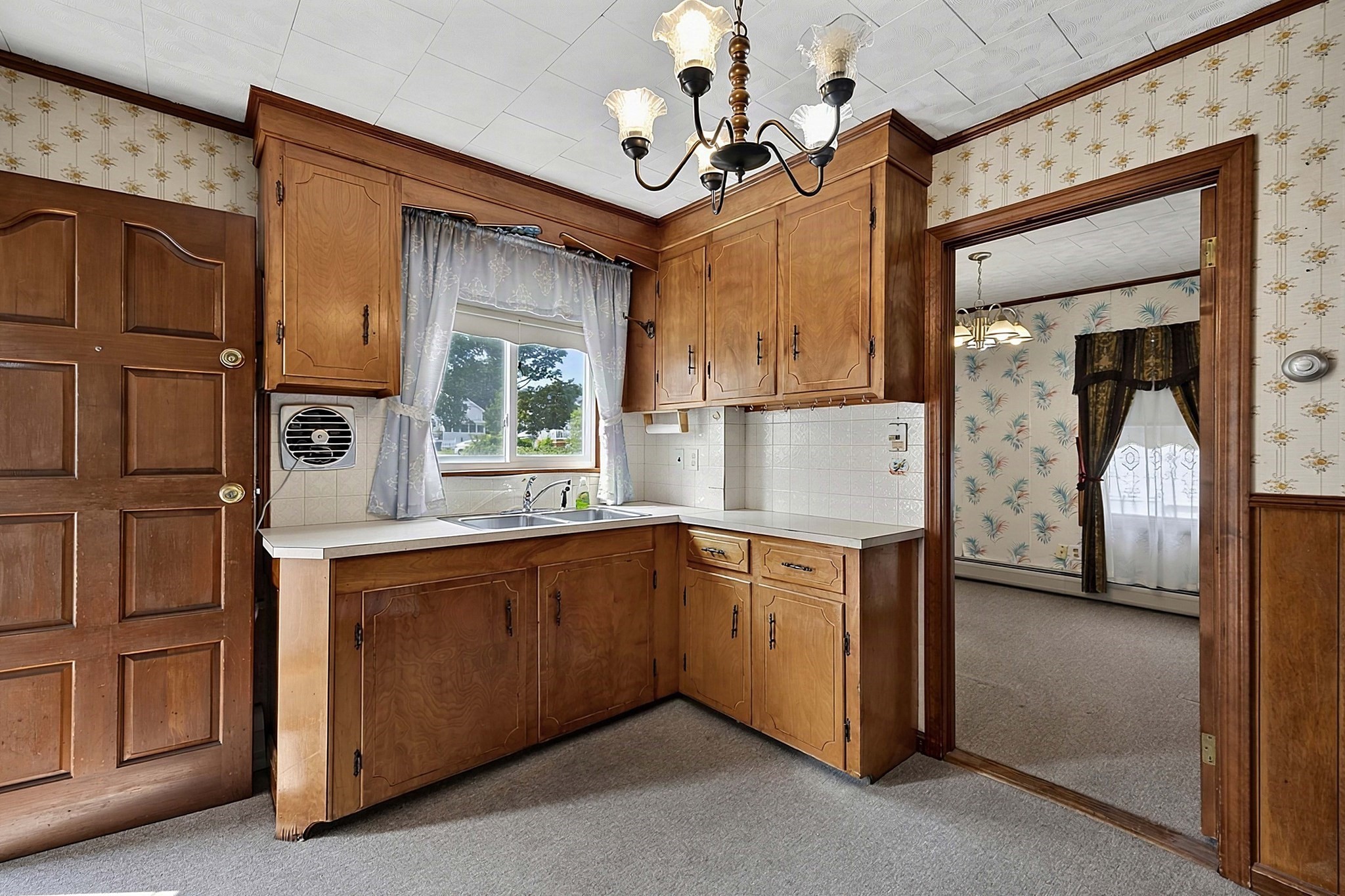 157 Denver Street Property Photo 9