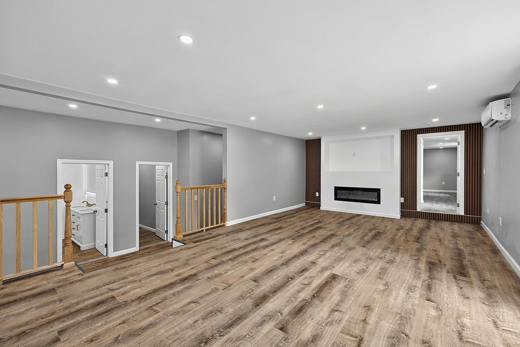 24 Emerson St Property Photo 11