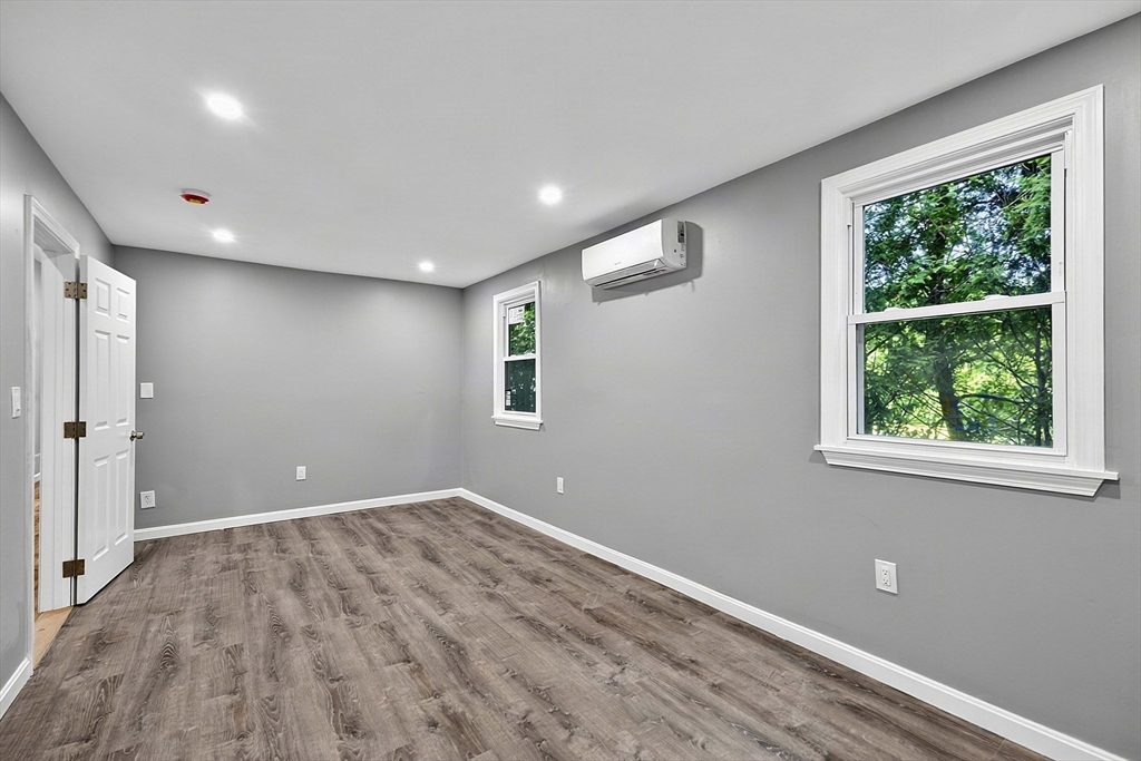 24 Emerson St Property Photo 19