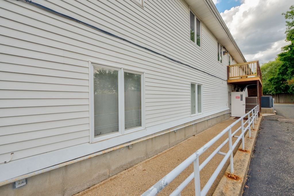 400 West Street Suite 2 Property Photo 5