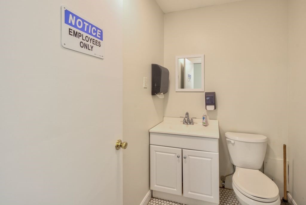 400 West Street Suite 2 Property Photo 7