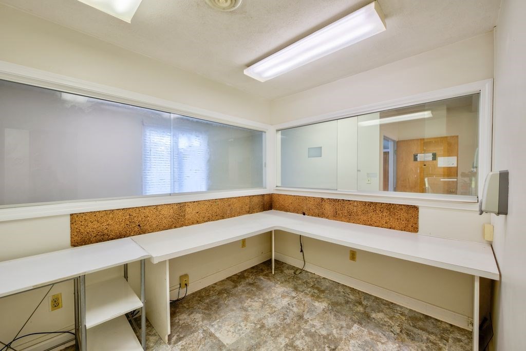 400 West Street Suite 2 Property Photo 10