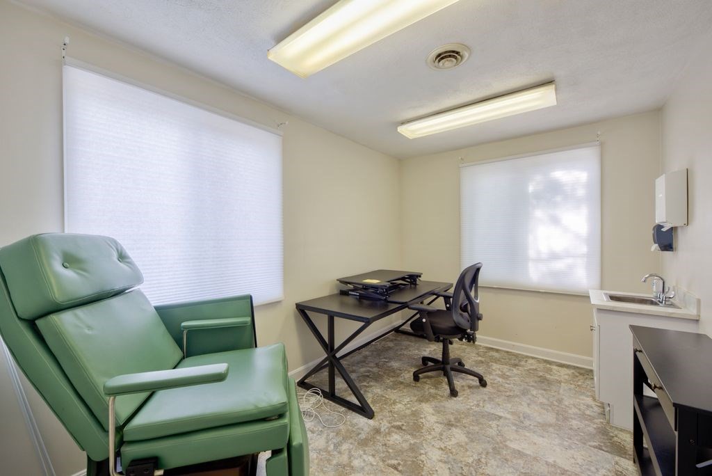 400 West Street Suite 2 Property Photo 18