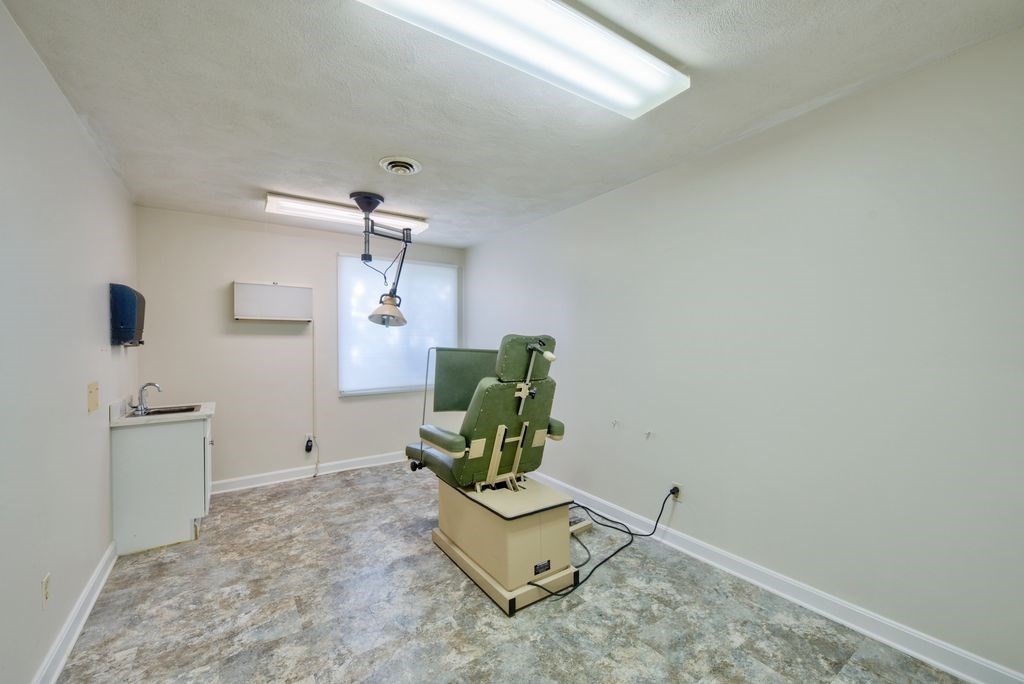 400 West Street Suite 2 Property Photo 19