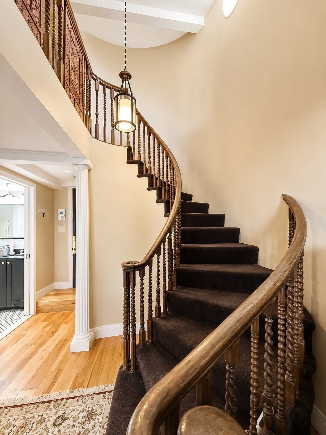 113 Beacon St # 6 Property Photo 1