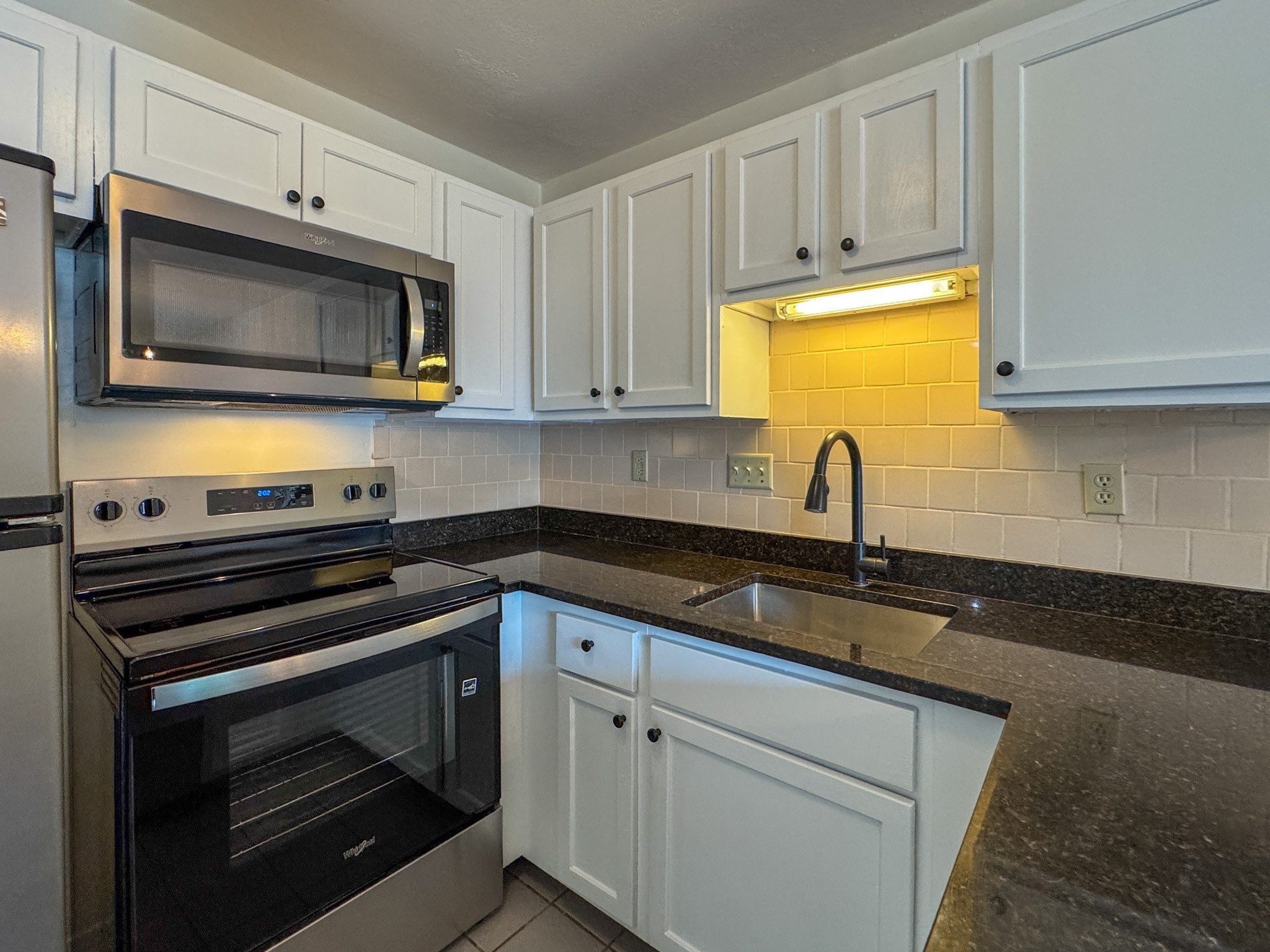 212 Fisher St # A7 Property Photo 10