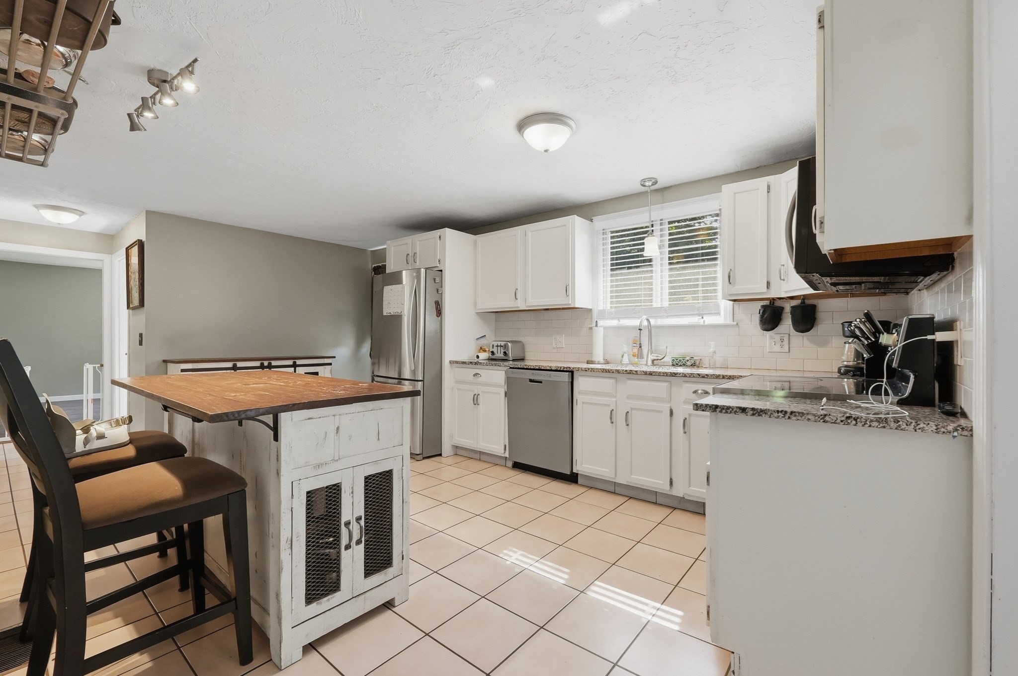 50 Conant St Property Photo 5