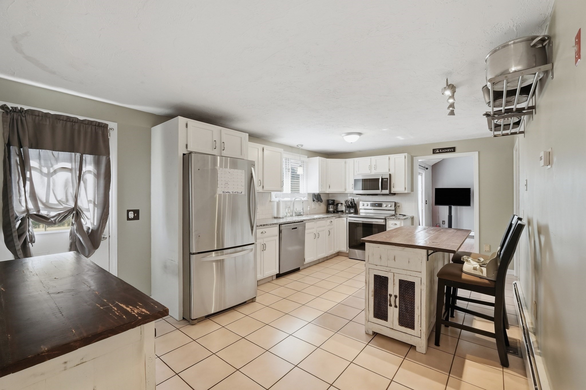 50 Conant St Property Photo 6