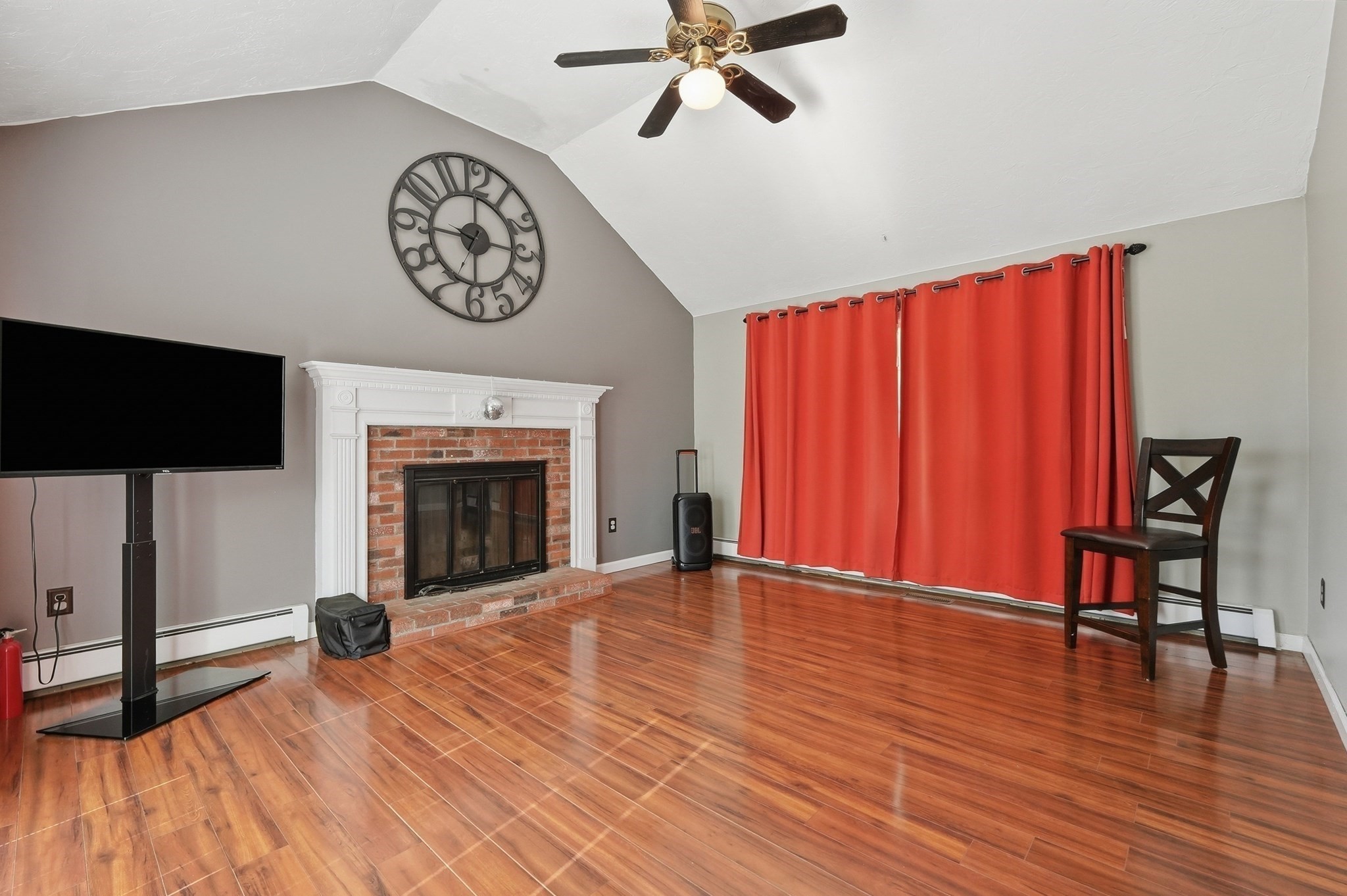 50 Conant St Property Photo 9