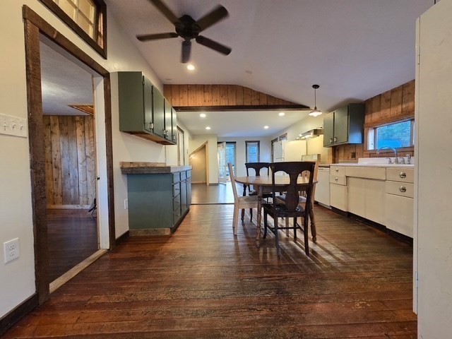 123 Rainbow Dr Property Photo 2