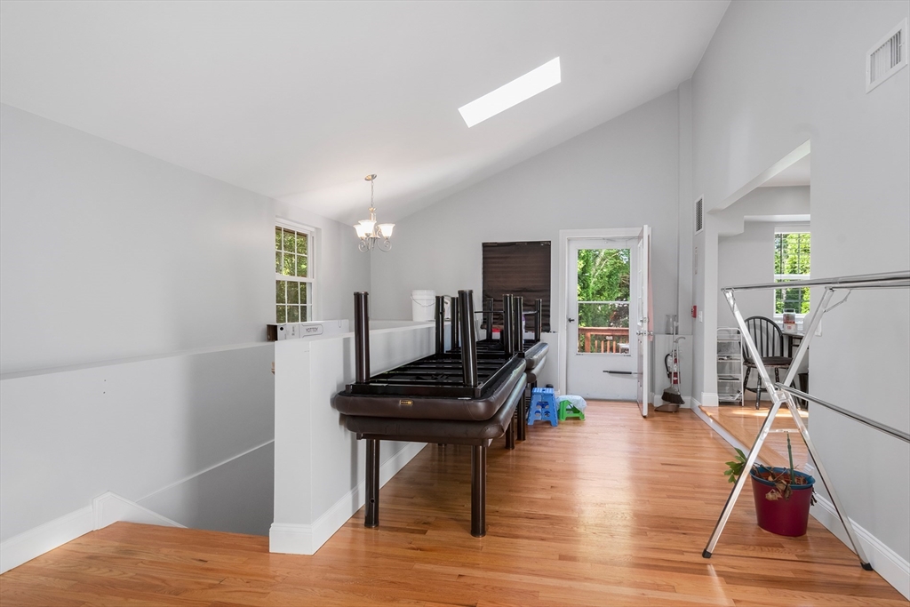 285 Winthrop Street Property Photo 8