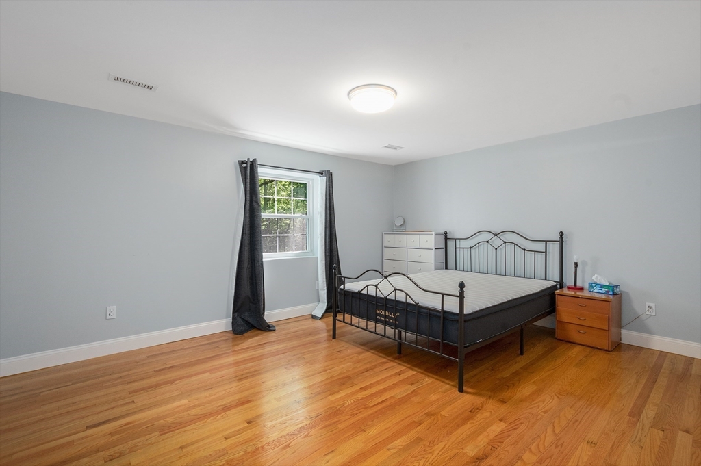 285 Winthrop Street Property Photo 10