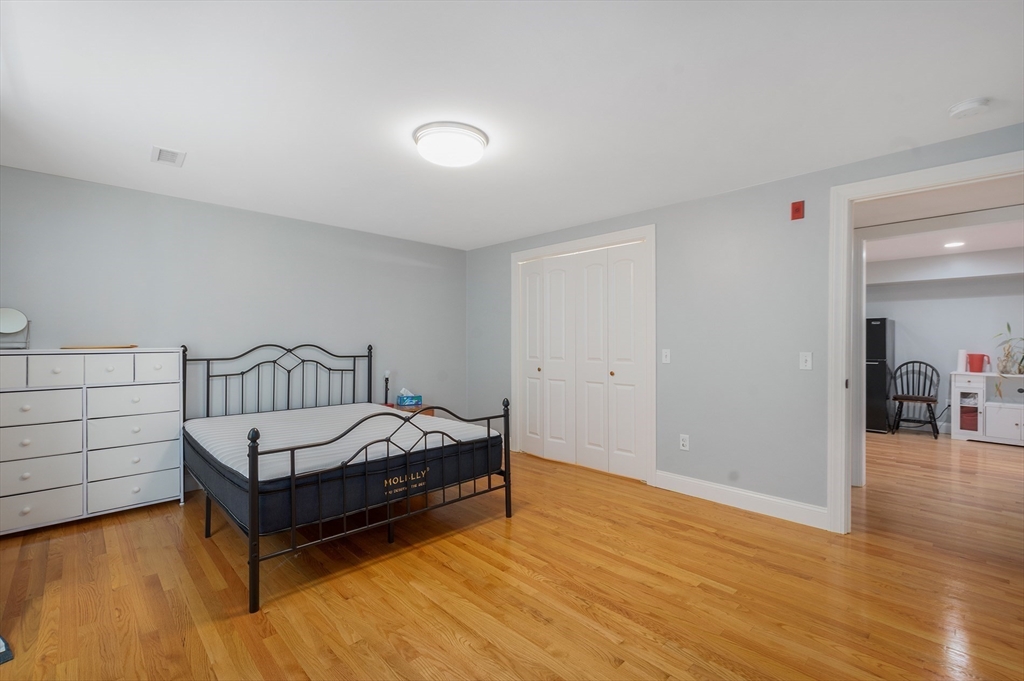 285 Winthrop Street Property Photo 11