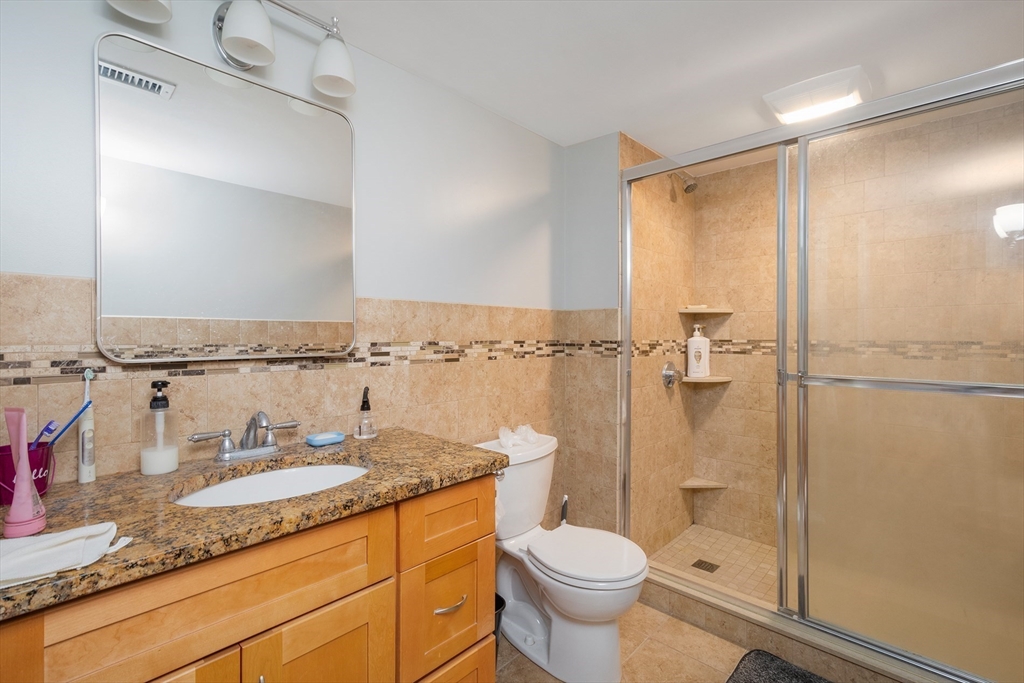 285 Winthrop Street Property Photo 13