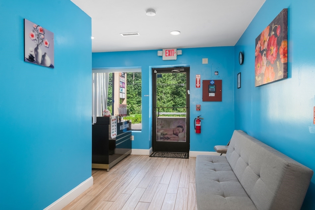 285 Winthrop Street Property Photo 25