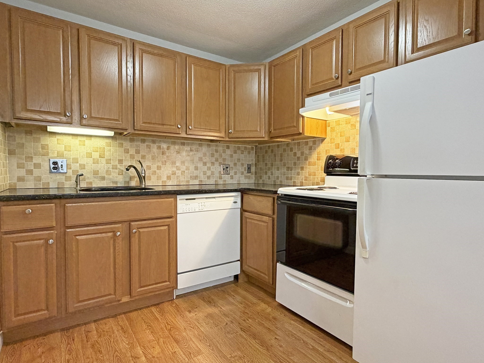 1077 Chestnut St # 8 Property Photo 7