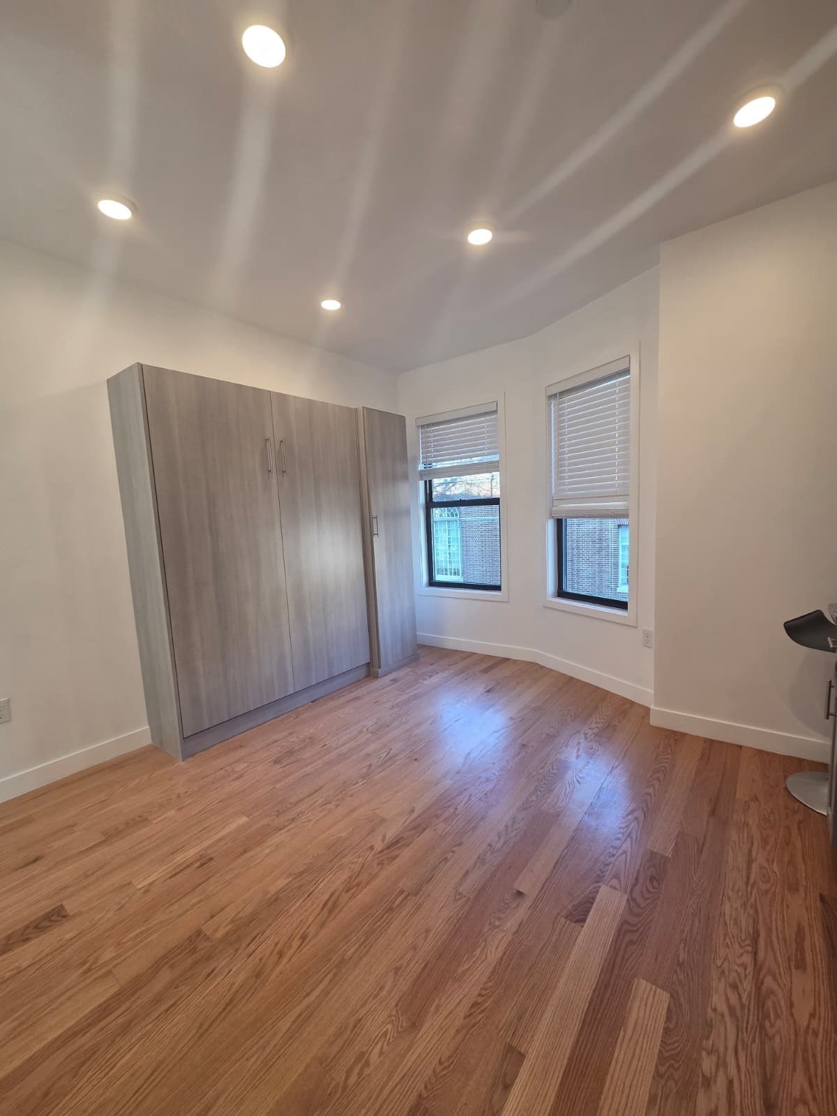 165 Hawthorne Broadway # 203 Property Photo 2