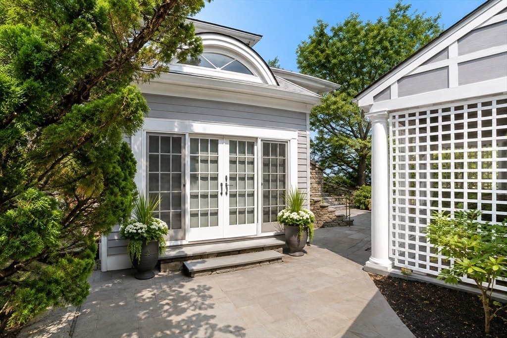 105 Little Nahant Road Property Photo 38