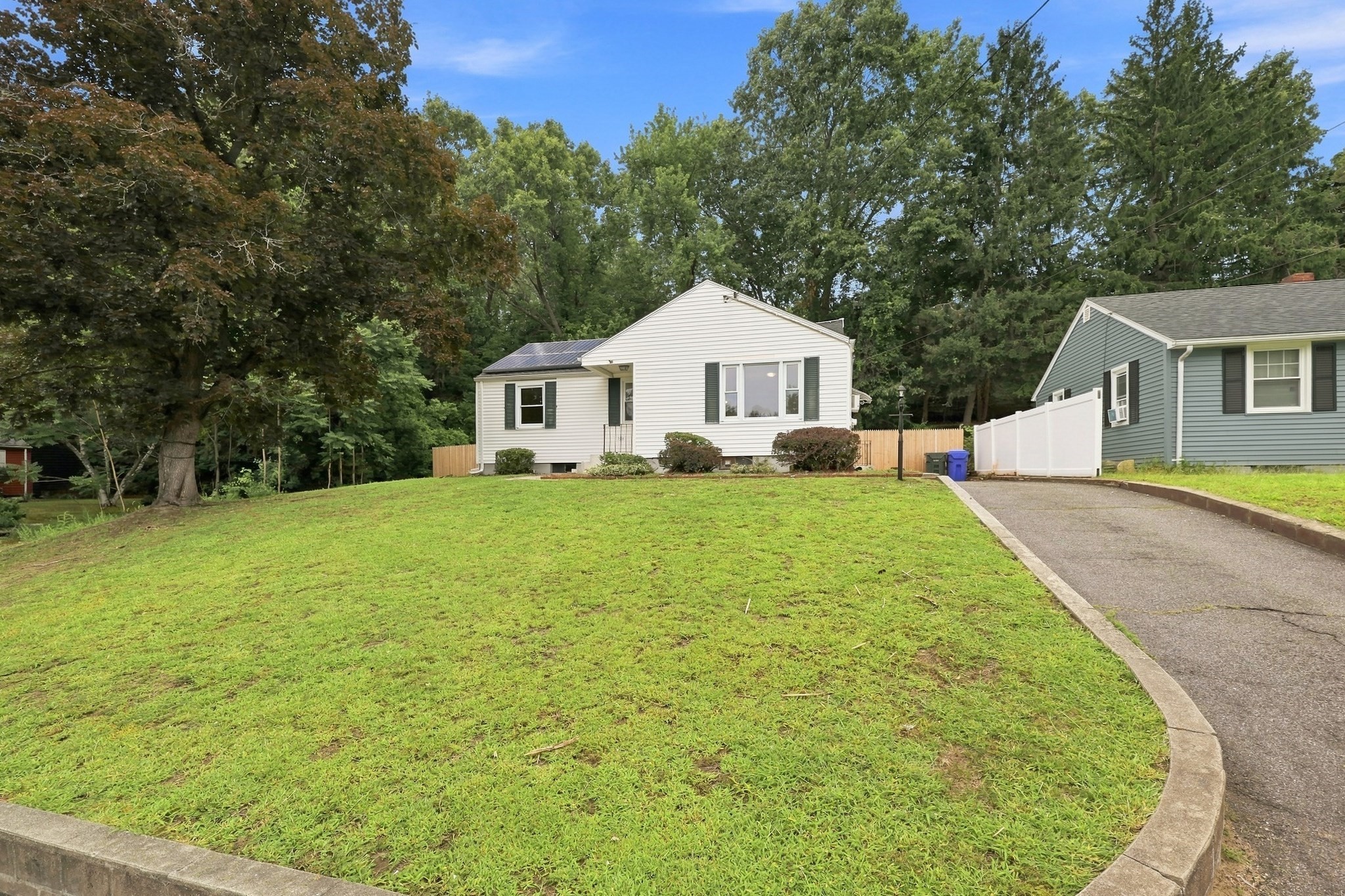 46 Kay St Property Photo 2