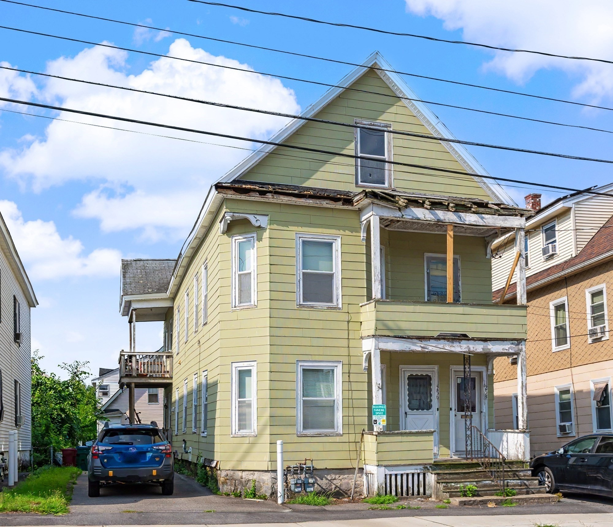 256 University Ave Property Photo 1