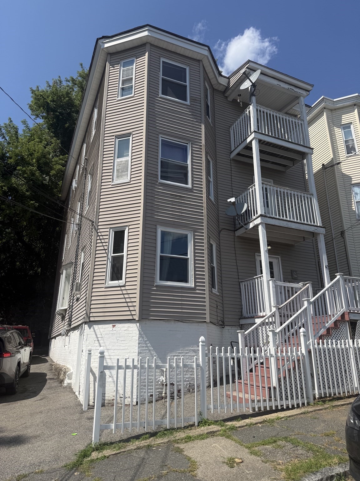 43 Wilson St # 3 Property Photo 1