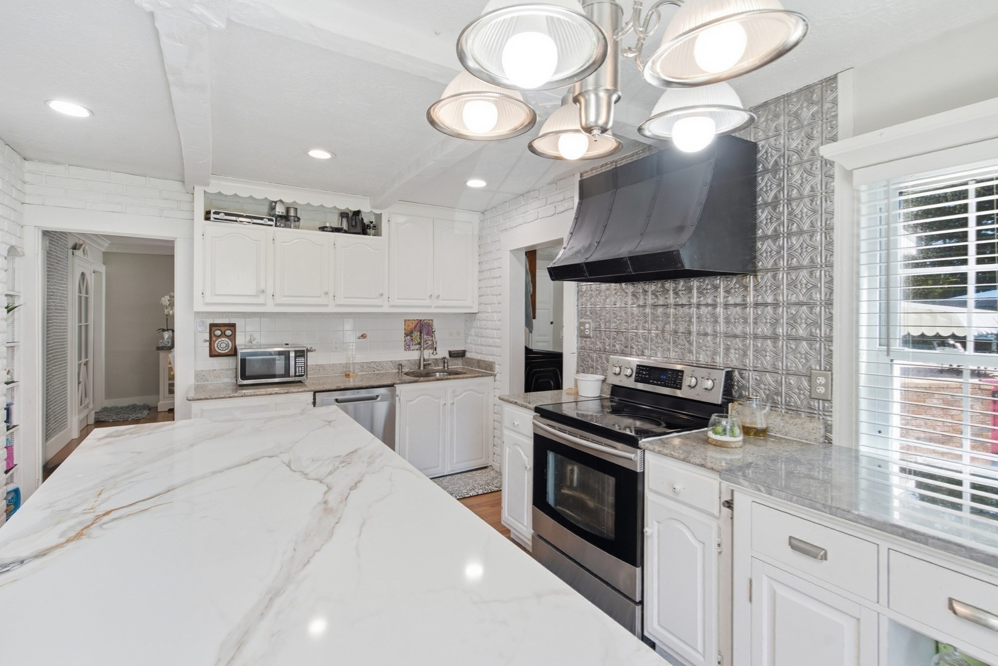 16 Allen Street Property Photo 8