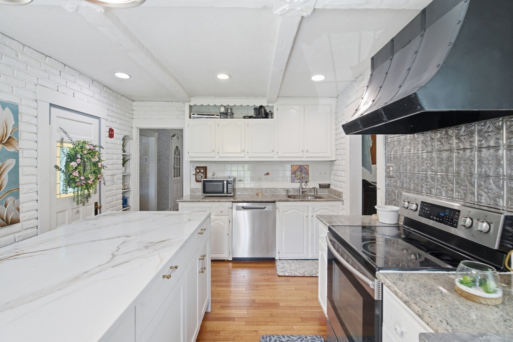 16 Allen Street Property Photo 9