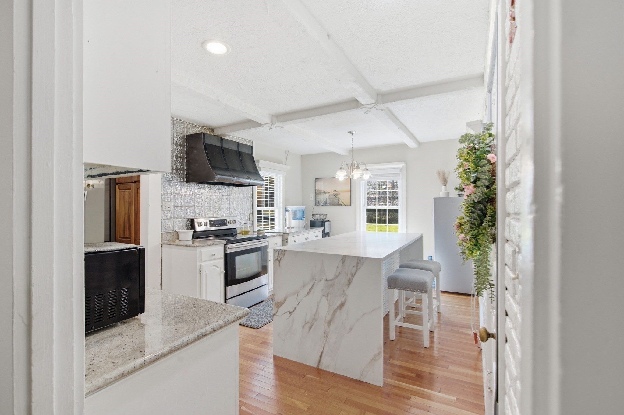 16 Allen Street Property Photo 10