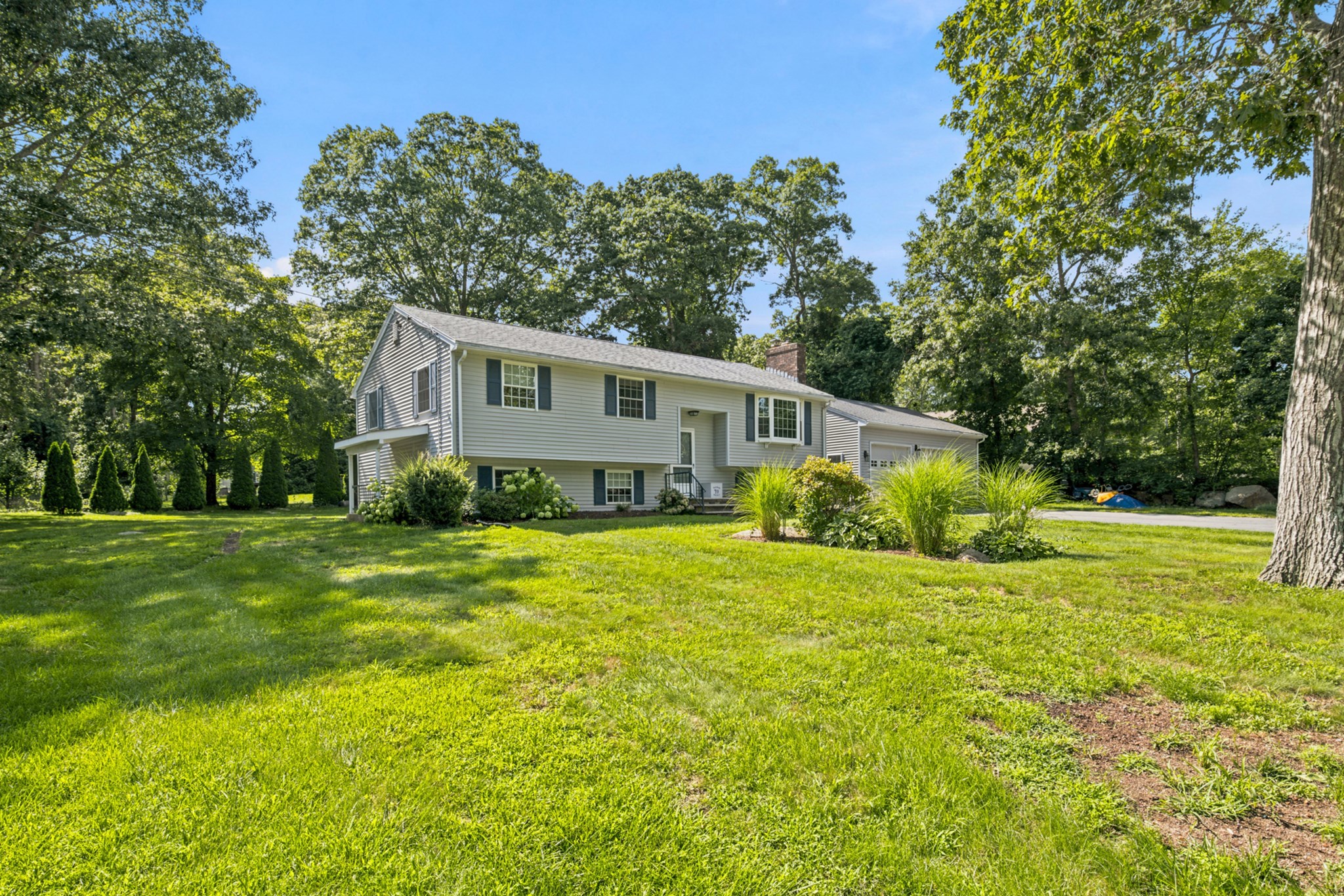 19 Sawdy Pond Avenue Property Photo 2