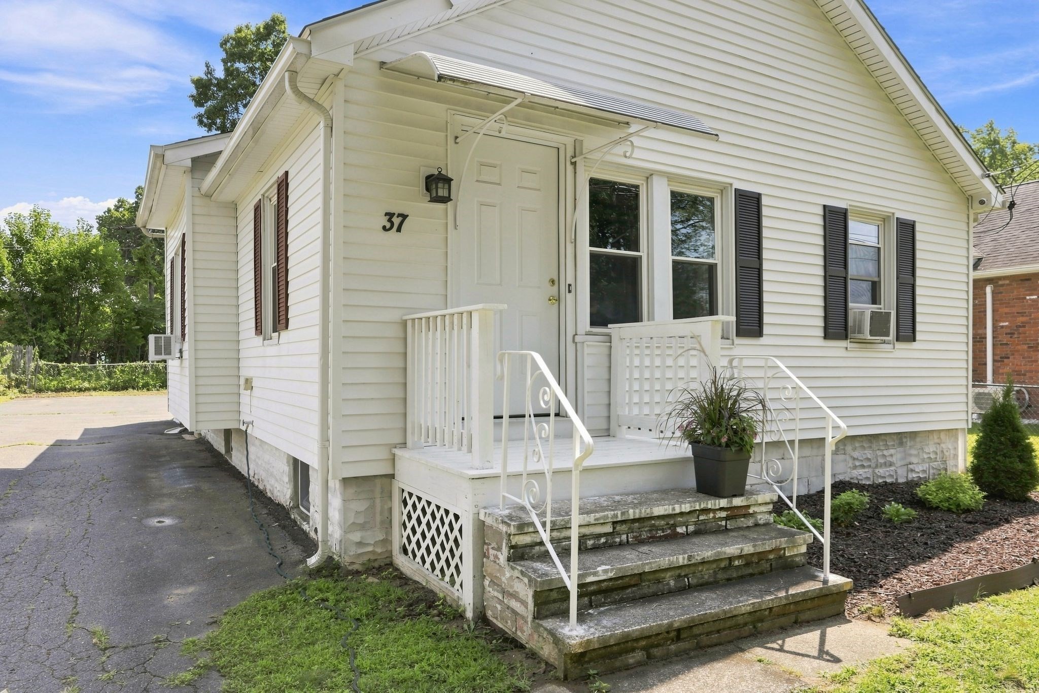 37 Kensington St Property Photo 3