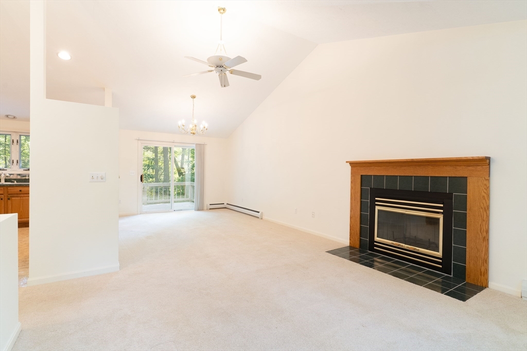 611 Henshaw St Property Photo 5