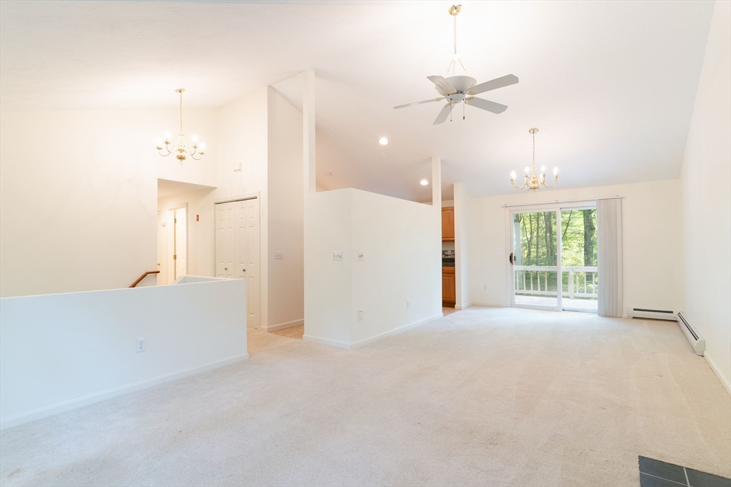 611 Henshaw St Property Photo 6