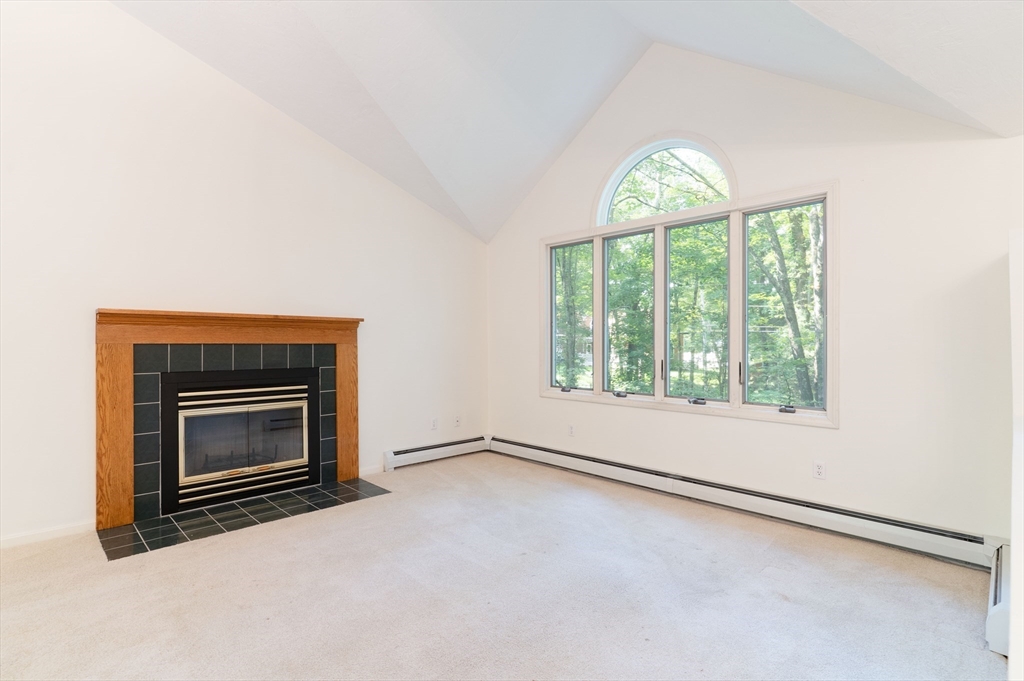 611 Henshaw St Property Photo 11