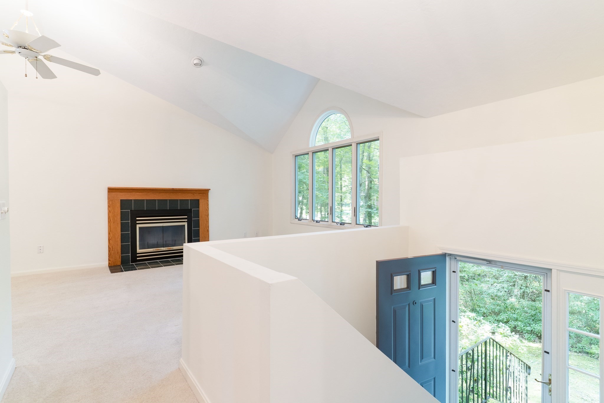 611 Henshaw St Property Photo 12