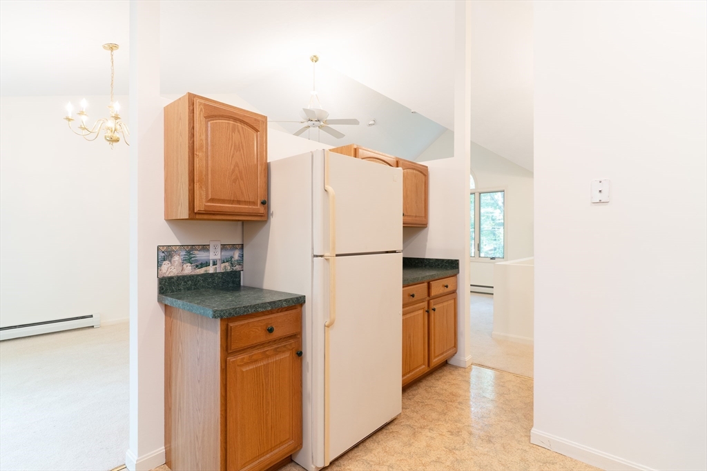 611 Henshaw St Property Photo 15
