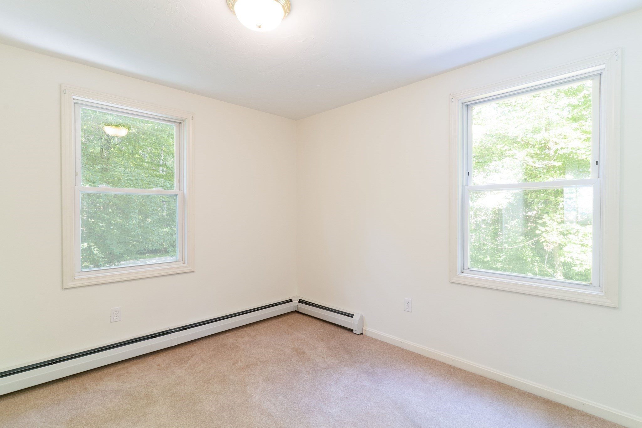 611 Henshaw St Property Photo 26