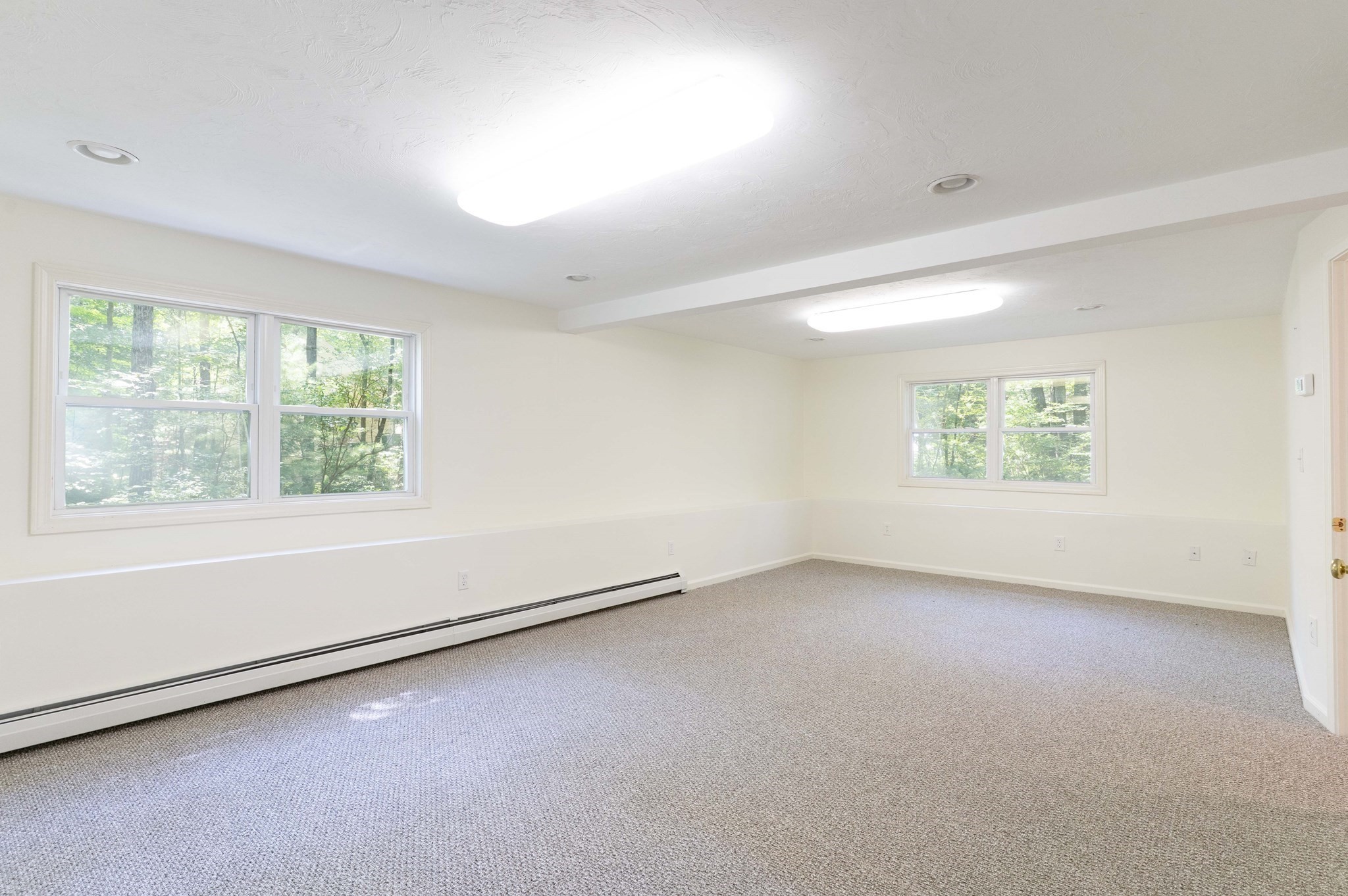 611 Henshaw St Property Photo 30