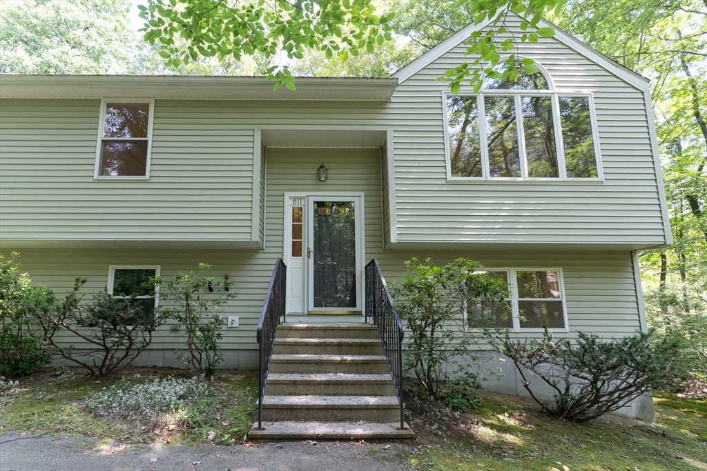 611 Henshaw St Property Photo 33