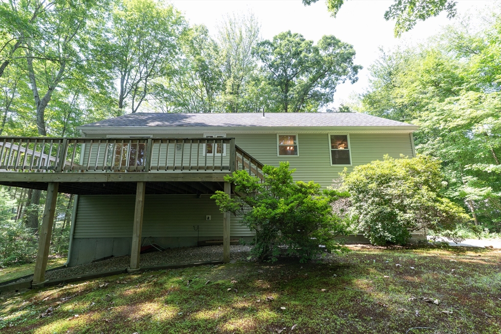 611 Henshaw St Property Photo 35