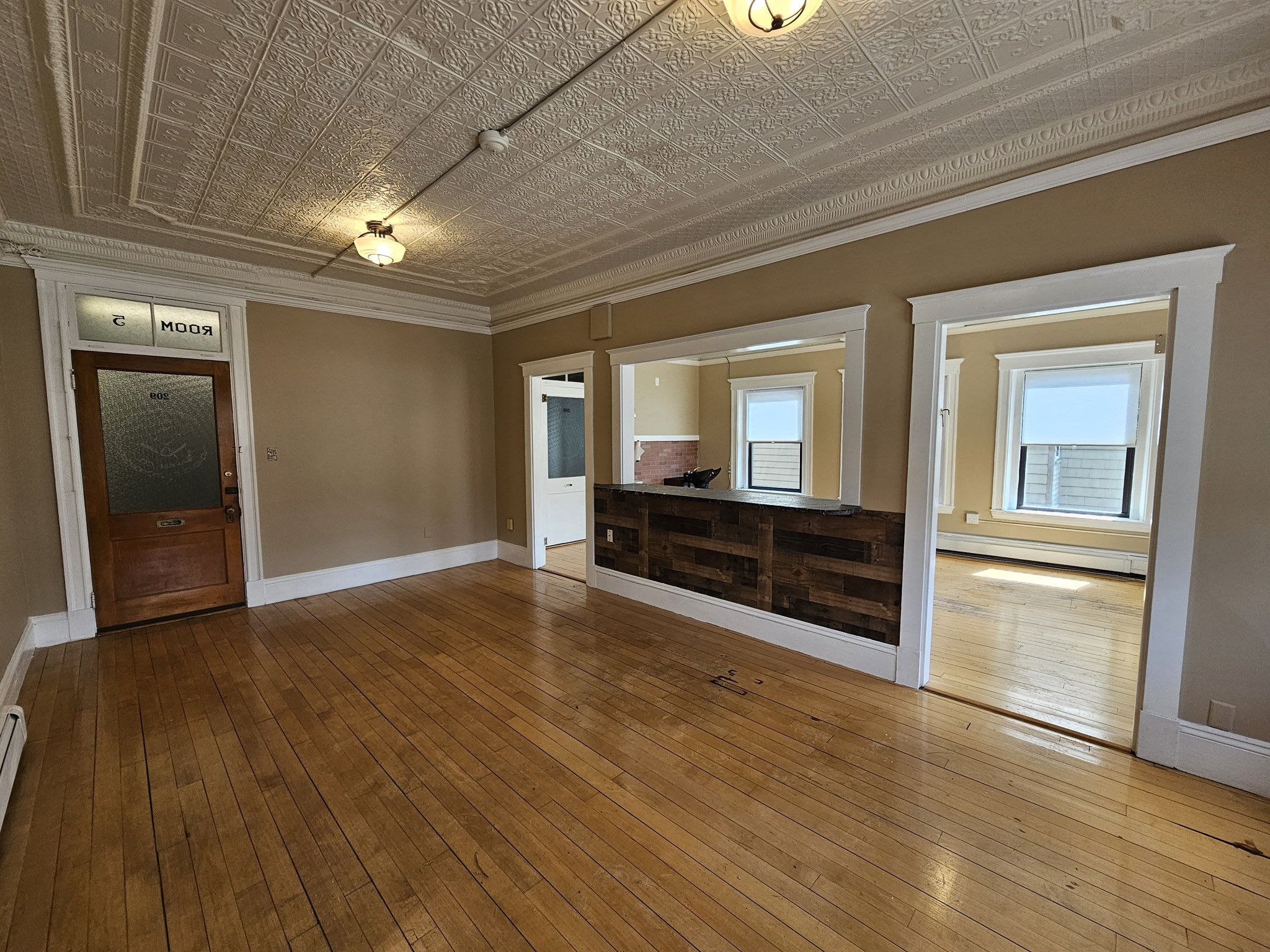 127-129 N Main St # 209 Property Photo 6
